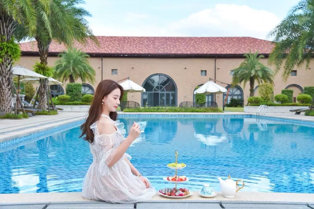 詩意青蓮·花樣年華｜青蓮·歐洲院子旗袍展演活動3月8日正式開啟，快來享受屬于你的美麗時刻吧！