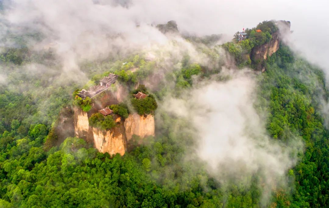 讀李白 游神州丨跟著李白去旅游中華文化主題旅游線路正式發(fā)布，一起開啟詩意文化之旅。